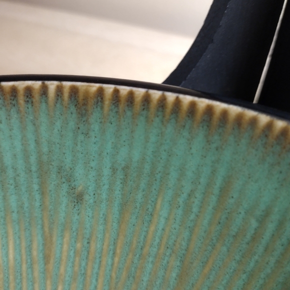 Studio Art pottery Green Glazed Radiant Textured Black Matte Base. - Picture 5 of 6